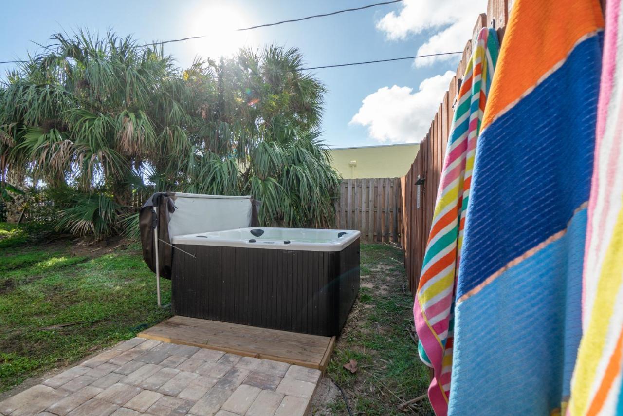 Heart of the Waves: Beachside 3BR Retreat with Hot Tub Melbourne Exterior photo