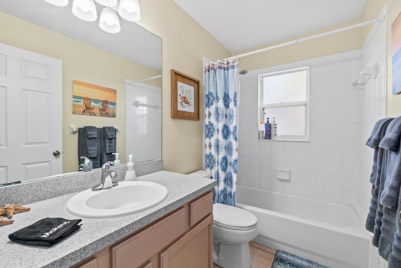 Heart of the Waves: Beachside 3BR Retreat with Hot Tub Melbourne Exterior photo